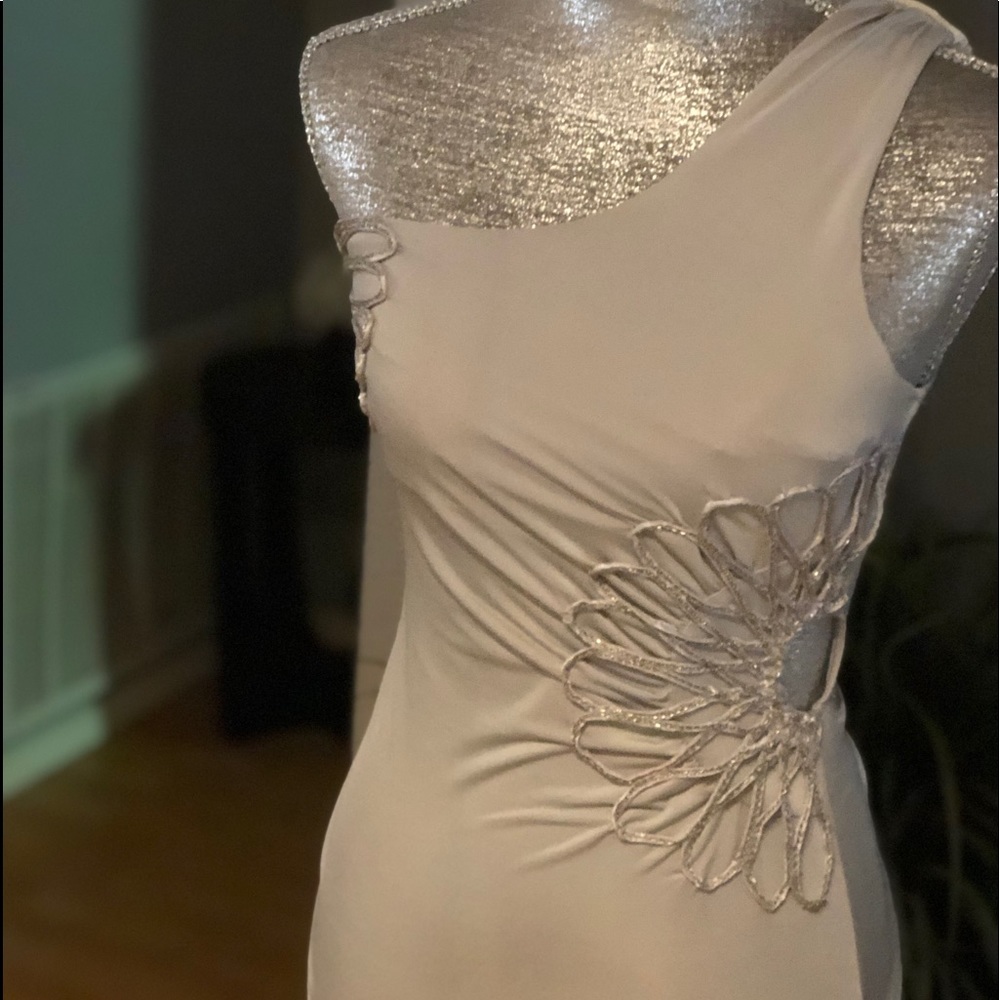 Sexy off the shoulder top GORGEOUS ON!